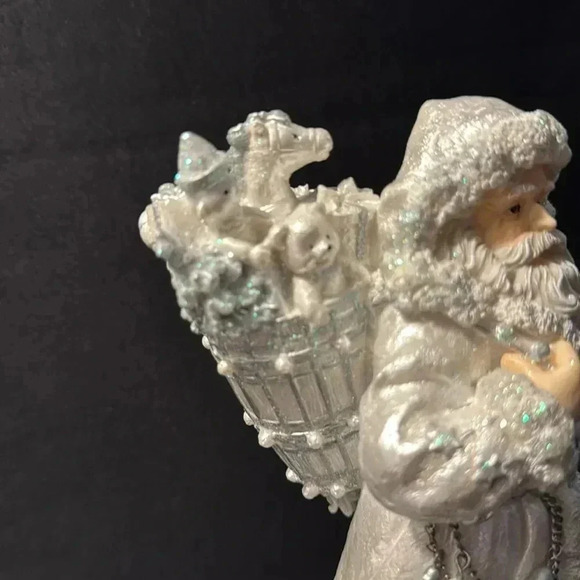 Vintage Old World Santa Music Box from San Francisco Music Box Company - Picture 10 of 12
